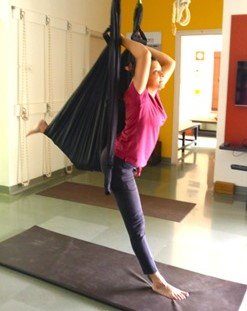 Aerial Yoga 2 Aerial Rajkapotasana 001