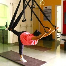 Aerial Yoga 6 Aerial Virbhadrasana 3 002