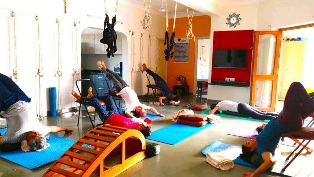 Regular Yoga Classes 38 Yoga session group 001